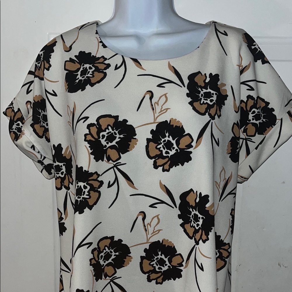 MELLODAY Black and Tan Floral Blouse